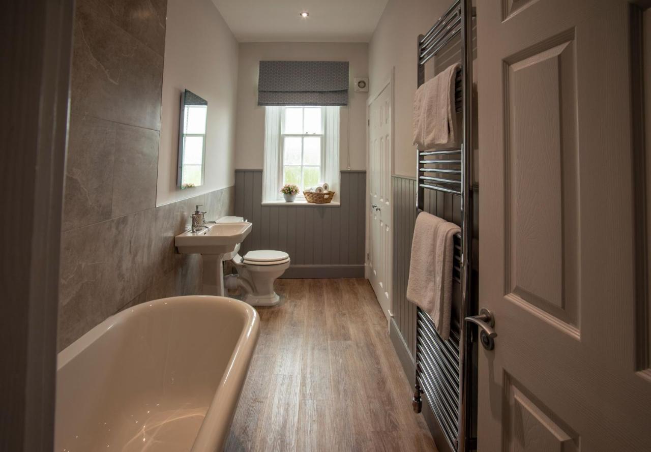 Laundry Cottage: Drumlanrig Castle Торнхил Екстериор снимка