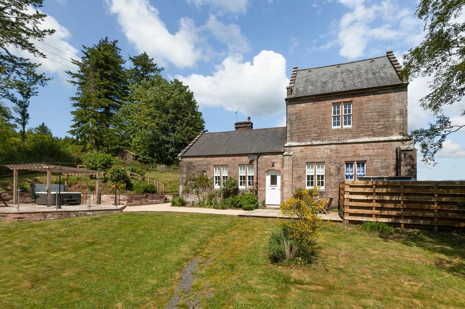 Laundry Cottage: Drumlanrig Castle Торнхил Екстериор снимка